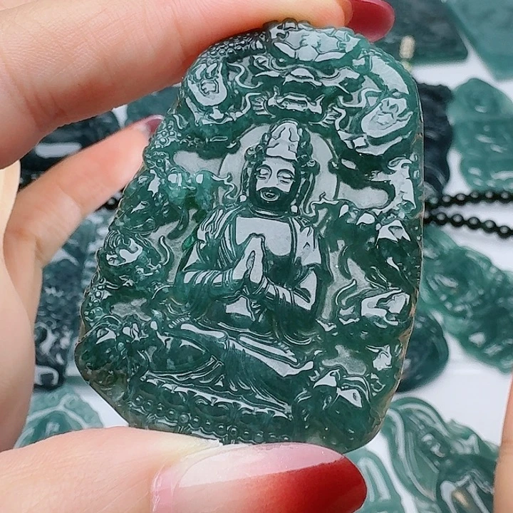 翡翠未镶嵌颈饰多样性发其一