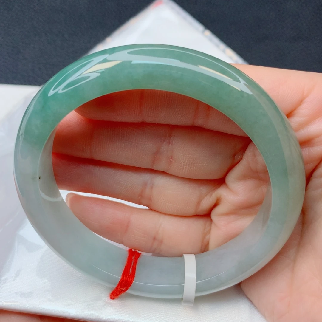 翡翠未镶嵌手镯59-60半山水湖水绿