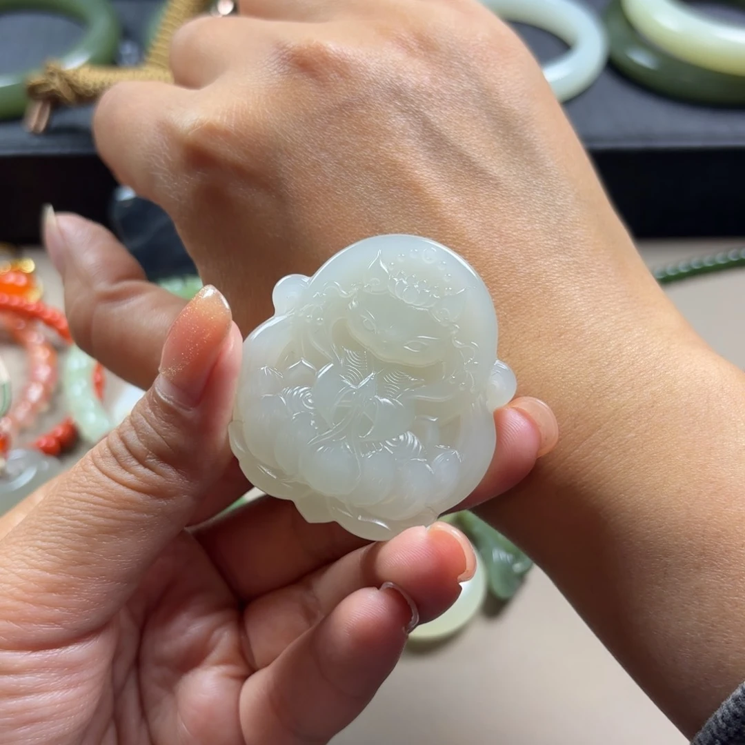 颈饰未镶嵌和田玉