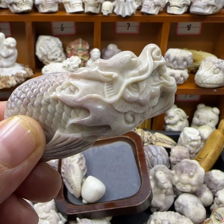 古***好非金属配饰鹿角雕刻龙鱼