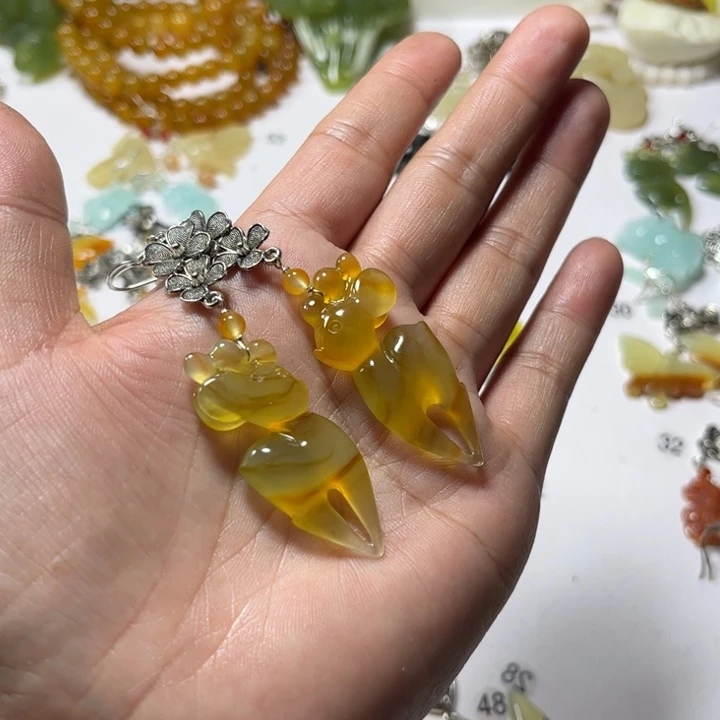 蛇纹石玉合金耳饰