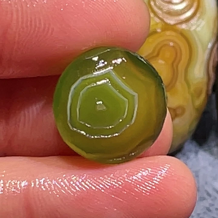 玛瑙/玉髓未镶嵌珠宝奇石