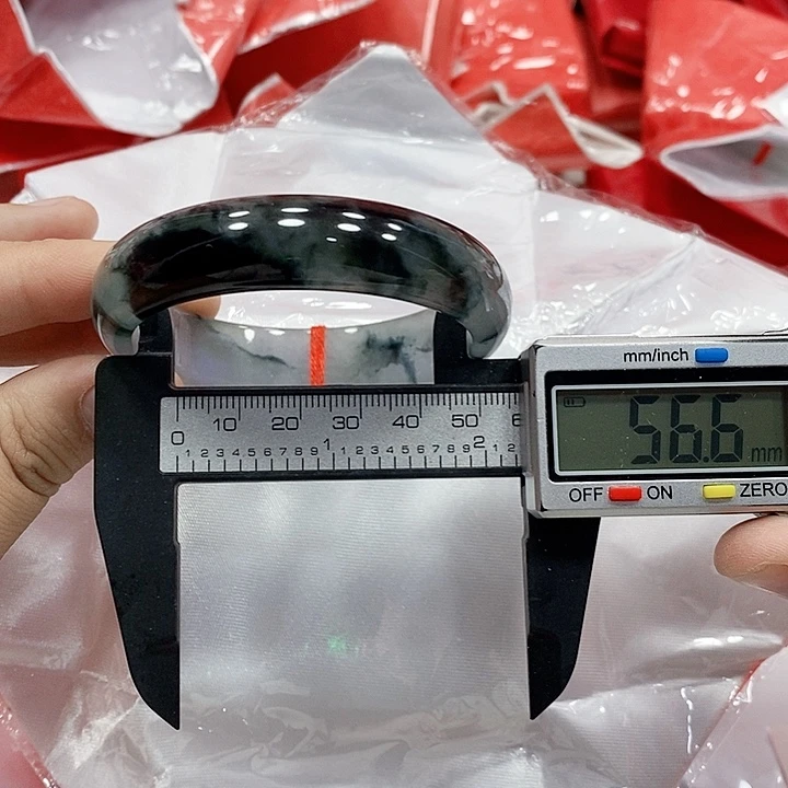 翡翠手镯未镶嵌231