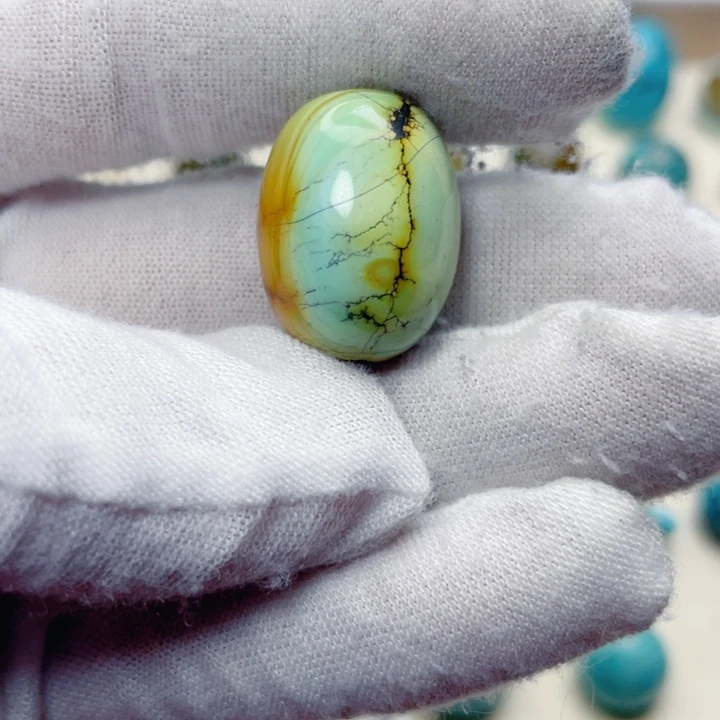 绿松石未镶嵌饰品