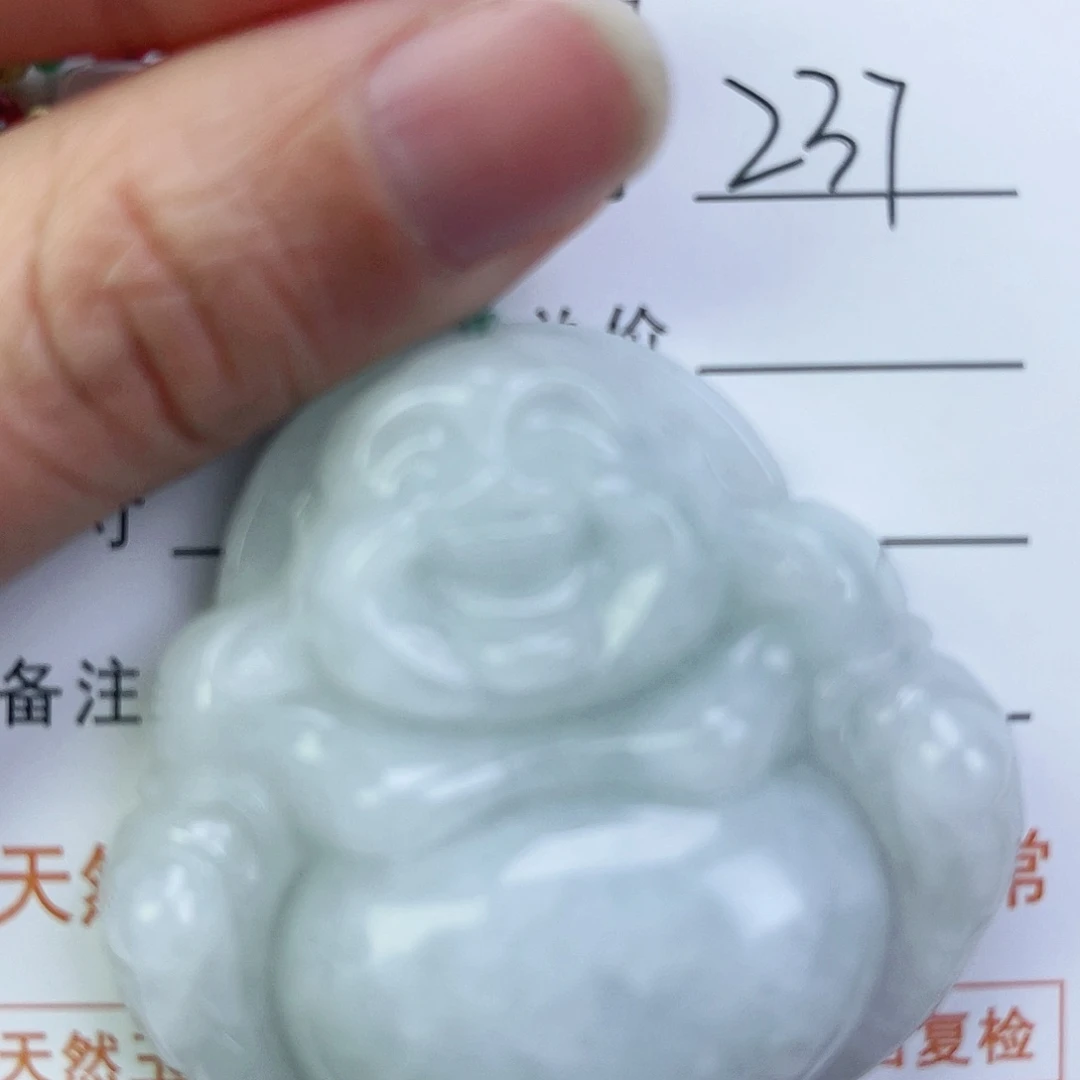 翡翠颈饰未镶嵌佛公