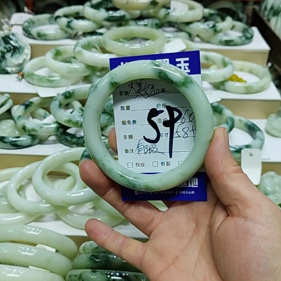 大***妞透闪石-蛇纹石玉未镶嵌手镯