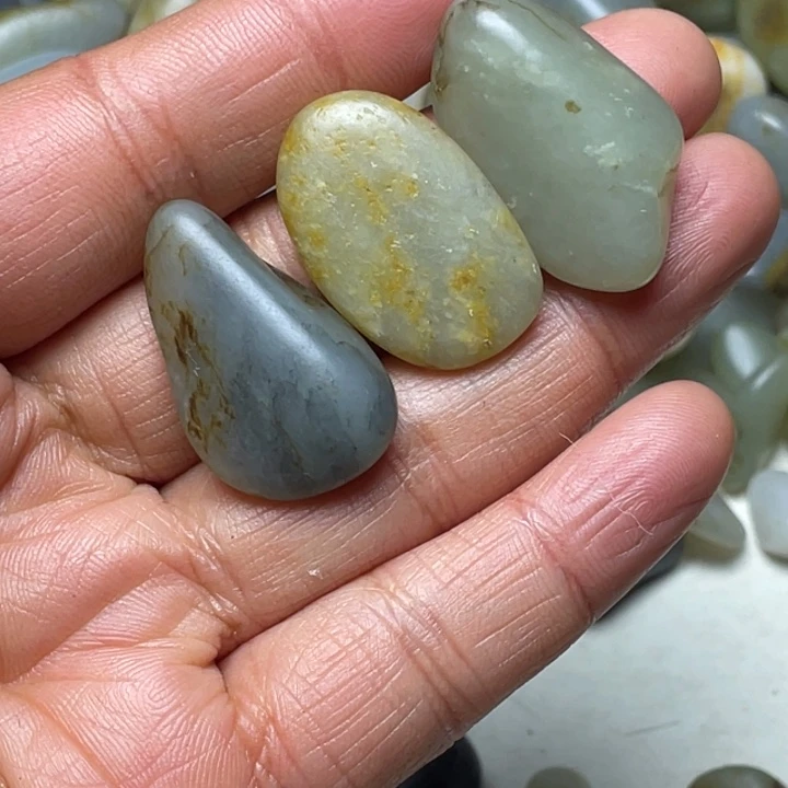 和田玉（子料）未镶嵌珠宝半成品