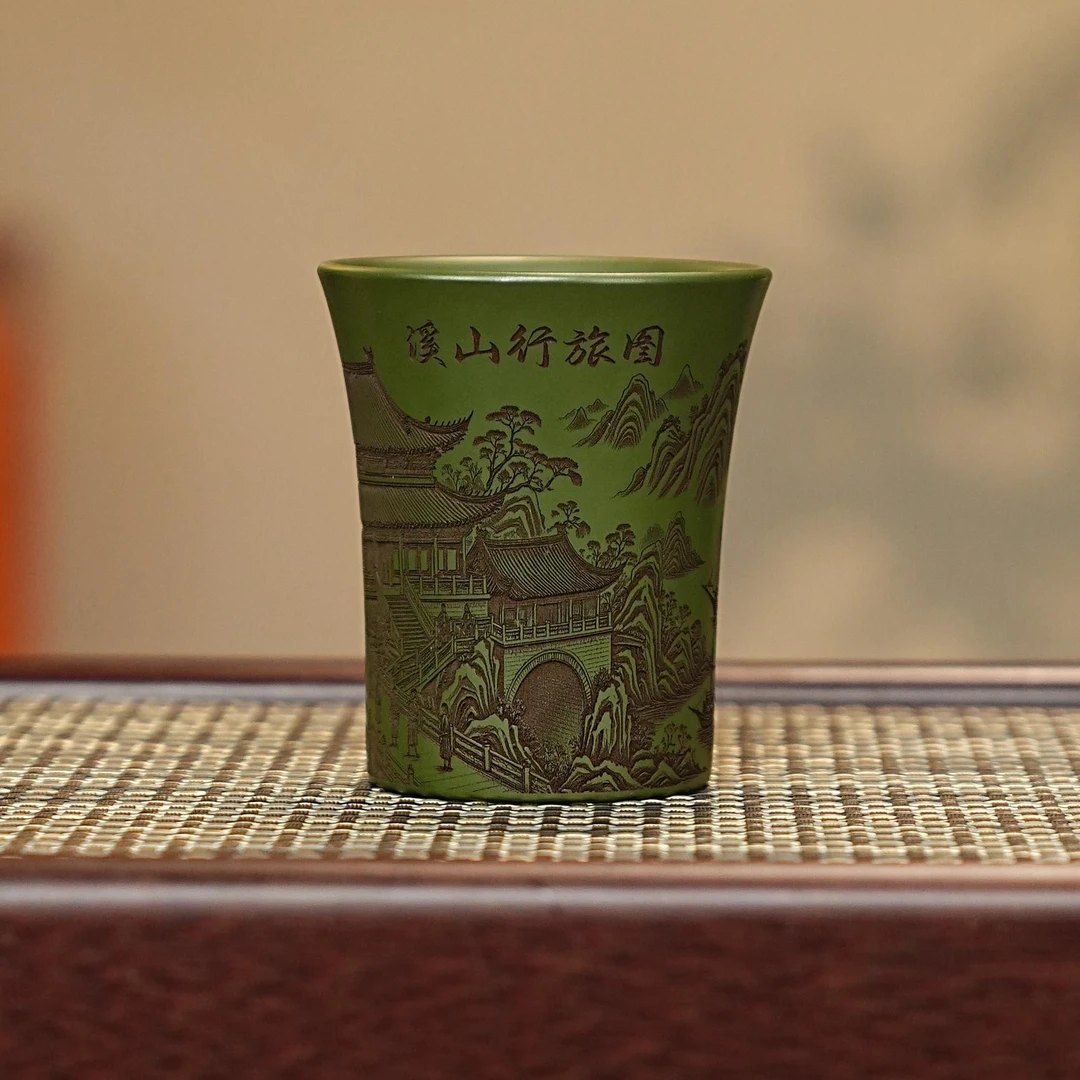 宜兴全手工紫砂茶具 原矿绿泥泥料刻绘溪山行旅图紫砂主人杯