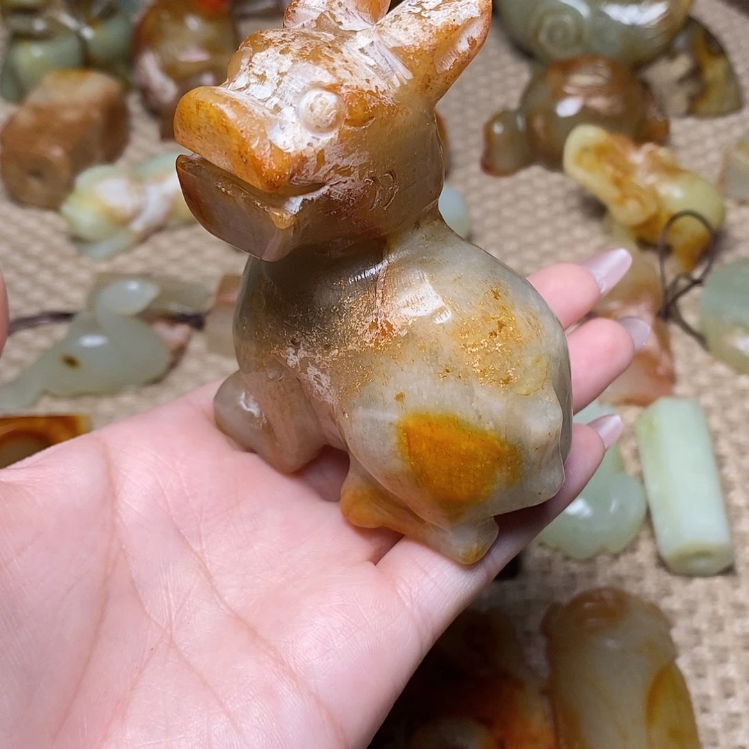 蛇纹石玉未镶嵌颈饰