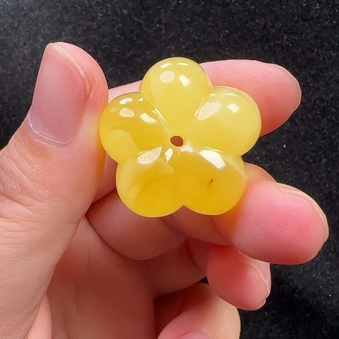 蜜蜡未镶嵌珠宝奇石