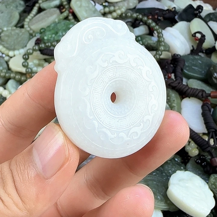 颈饰未镶嵌和田玉