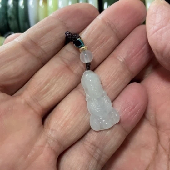 翡翠未镶嵌颈饰嘎嘎好