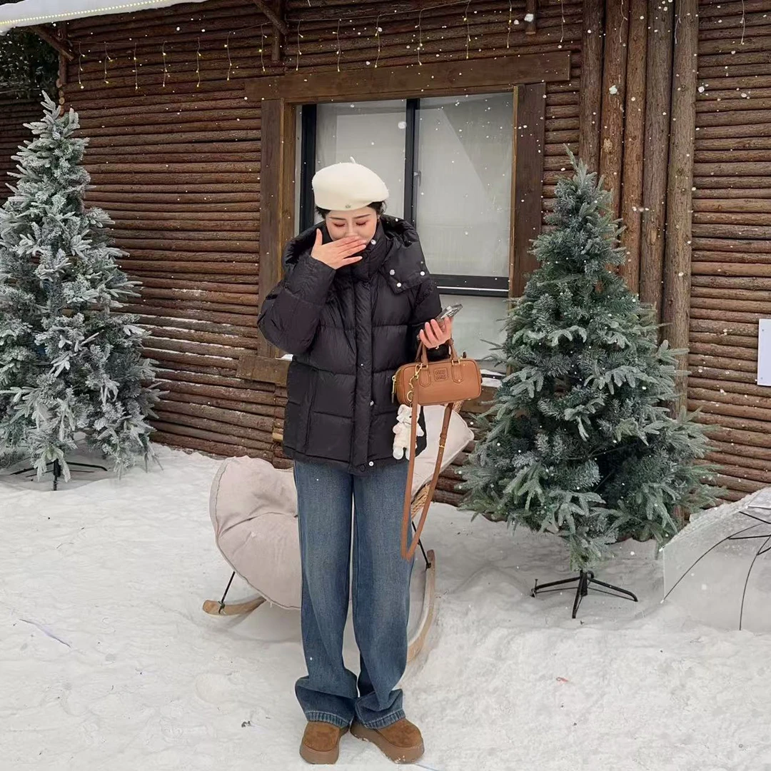 玳妮【洛克经典泡芙】冬季 连帽简约百搭无感羽绒服 休闲软糯面包服