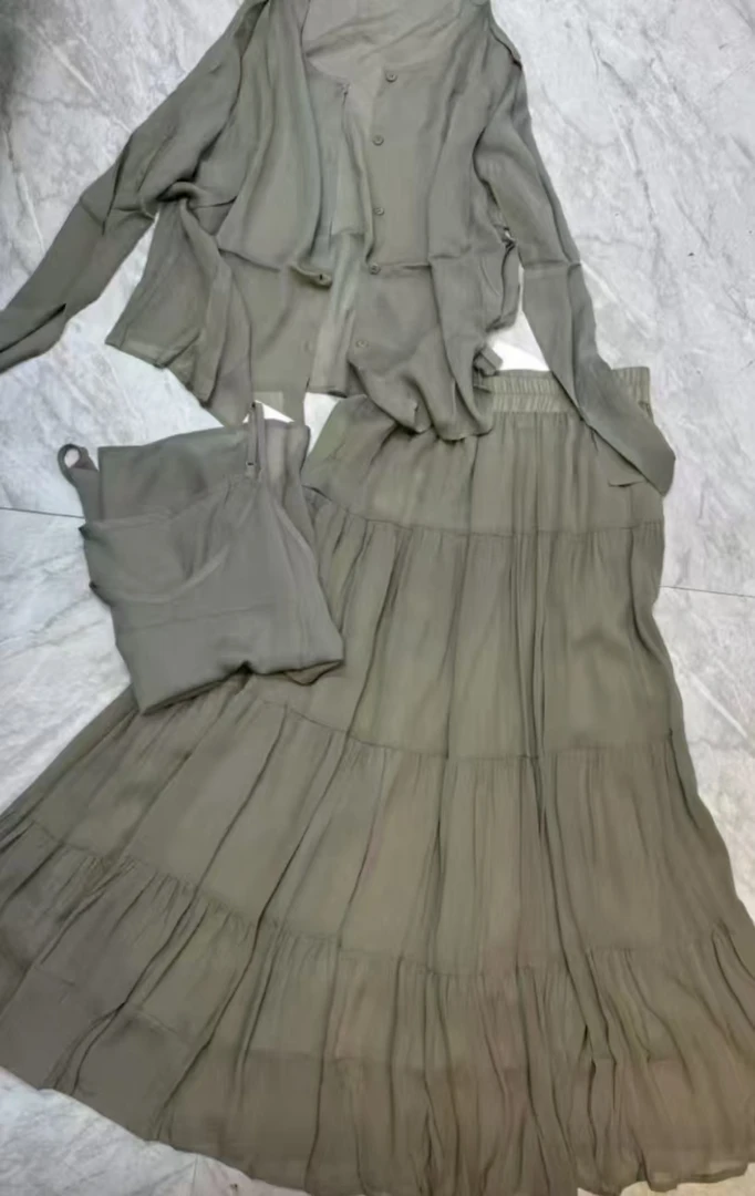 斜边圆领开叉设计上衣配层次感万能腰宽松长裙套装