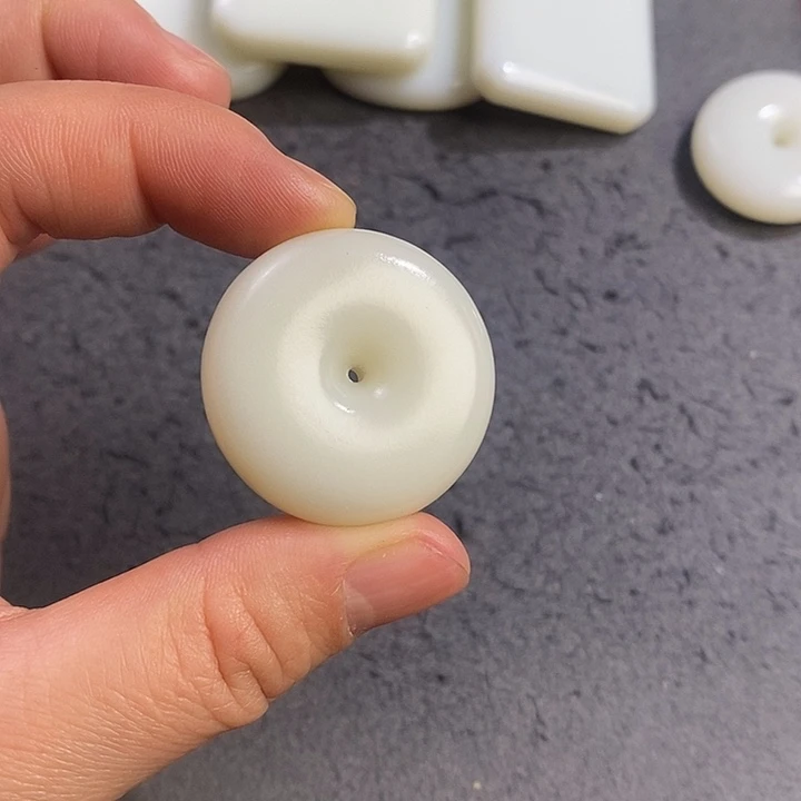 和田玉（糖玉）未镶嵌颈饰