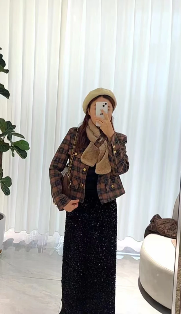 超好看围脖款格纹毛呢外套女秋冬夹棉加厚小香风上衣733