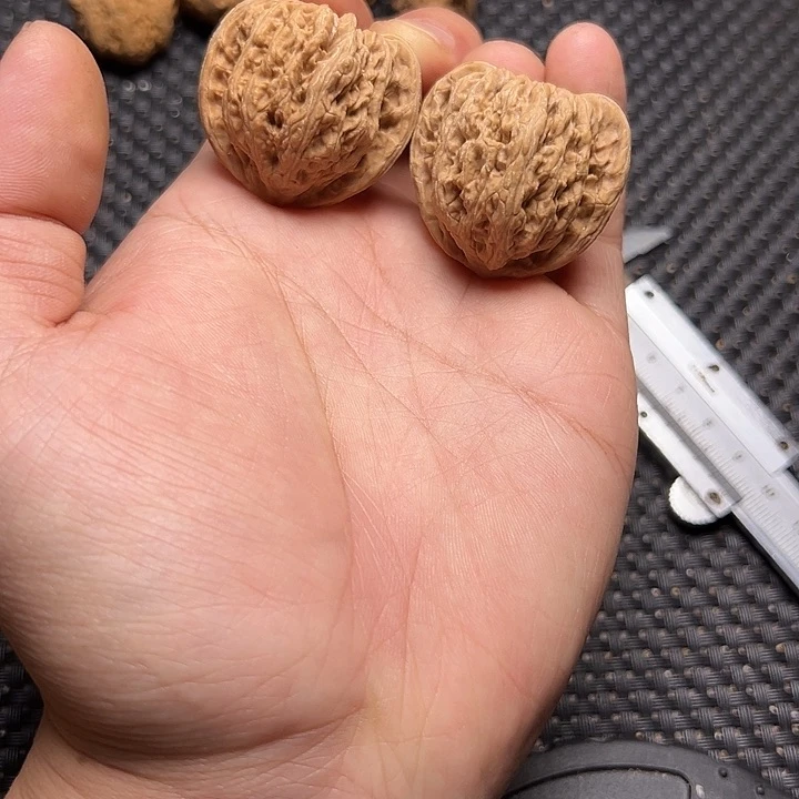 文玩核桃吊坠唐三角