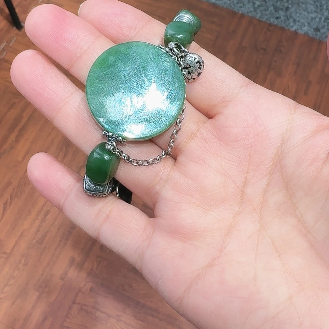 3***人和田玉未镶嵌手链