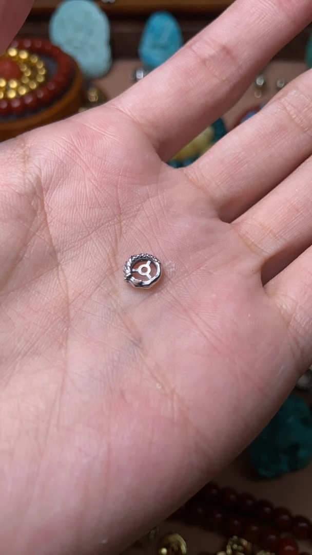 925银银制品 3号逆鳞银饰卡换一个配饰8mm