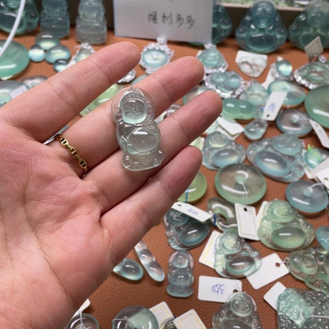 雨***虹蛇纹石玉未镶嵌颈饰