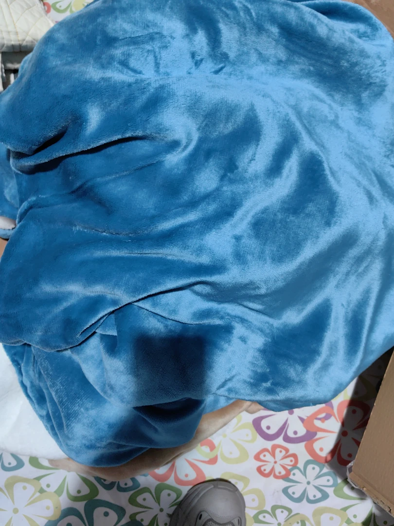 《辉岳》约150×200蓝色小破洞超厚毛毯 发一个