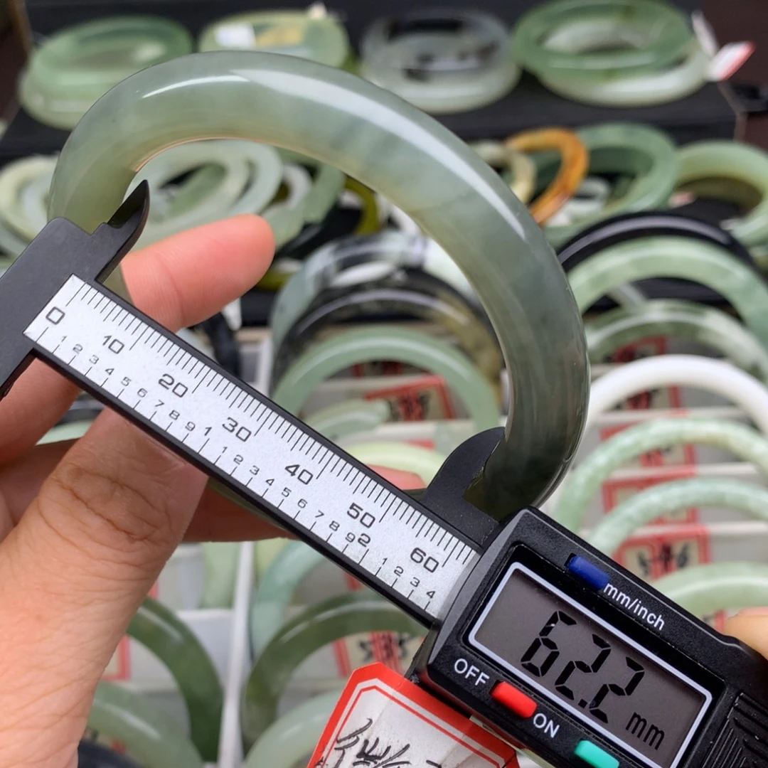 未镶嵌蛇纹石玉手镯525