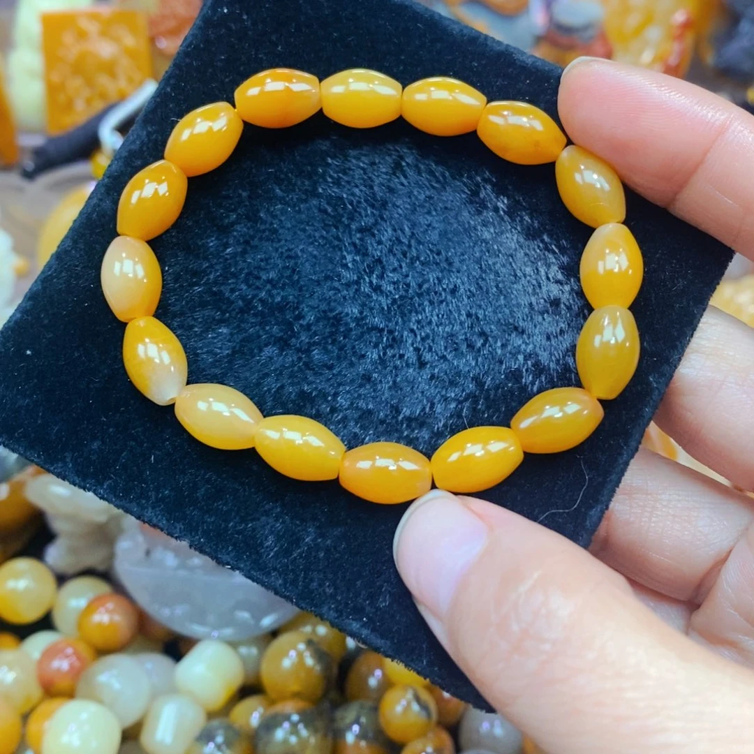 未镶嵌石英质玉（黄龙玉）手链