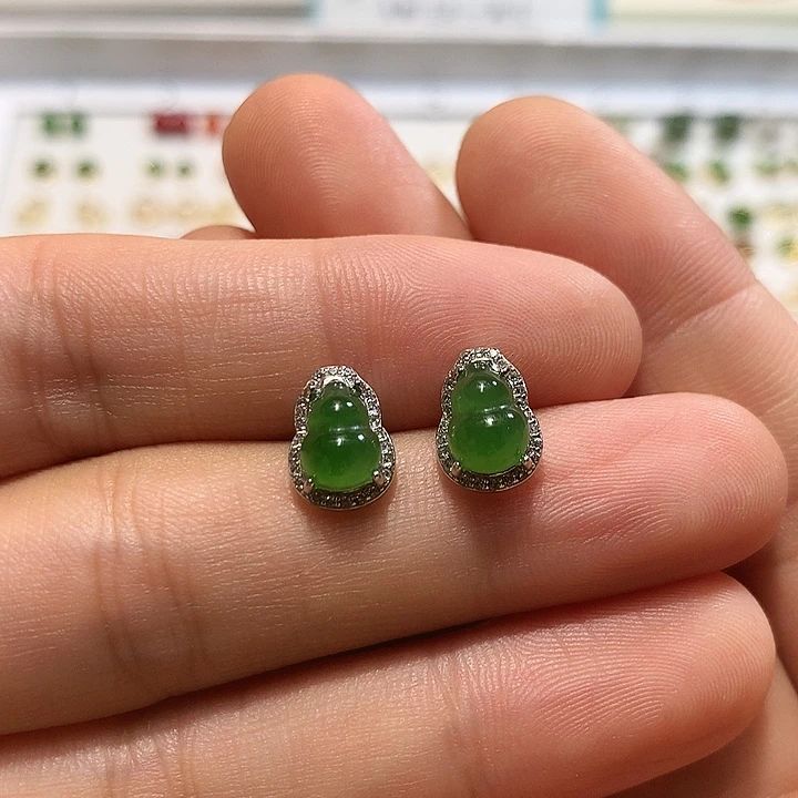银S925镶嵌和田玉（碧玉）耳饰一*梅