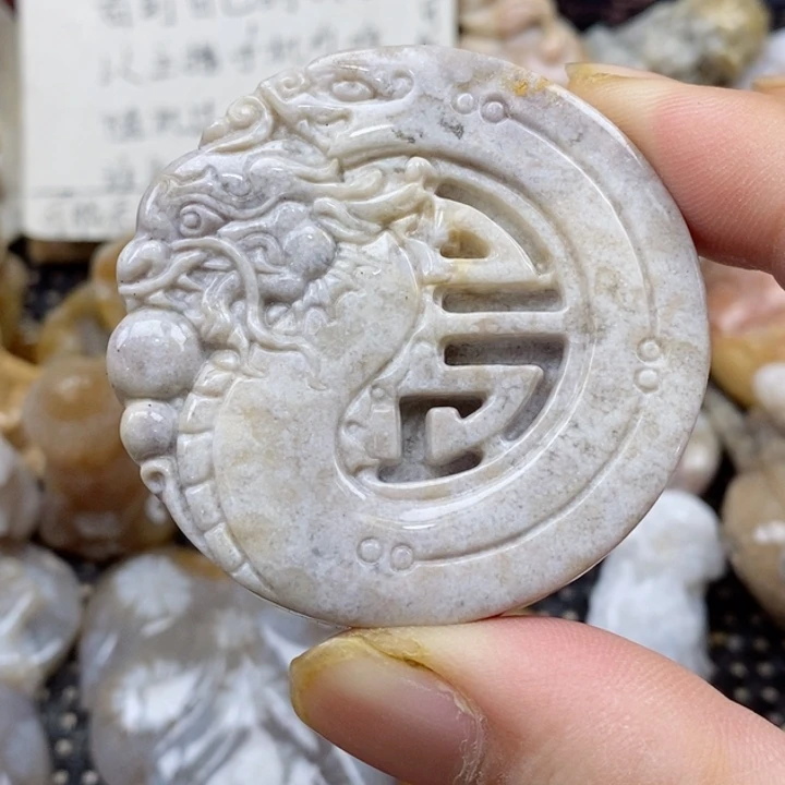 颈饰未镶嵌硅化珊瑚（珊瑚玉）