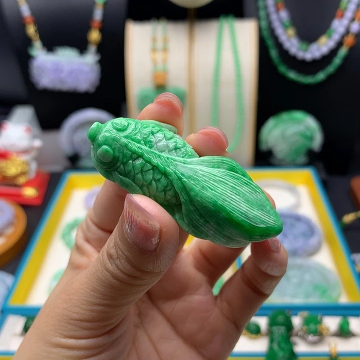 翡翠未镶嵌颈饰翡翠鱼