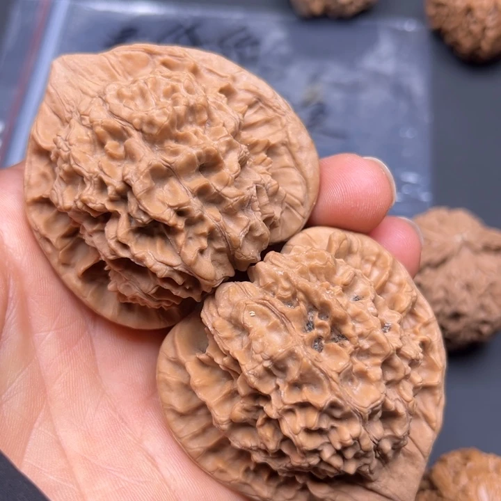 文玩核桃吊坠官帽52