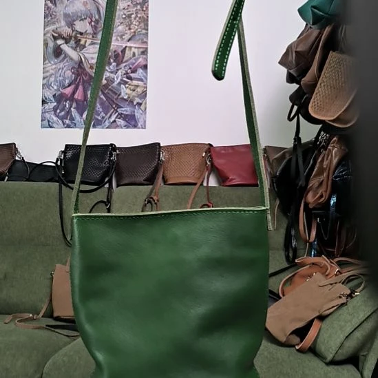 蚕丝头层牛皮真皮