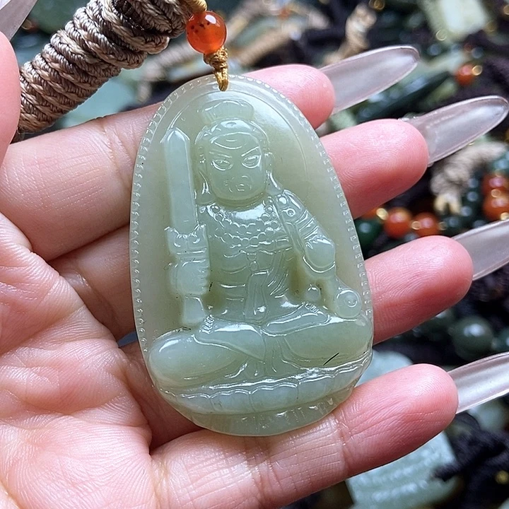 和田玉颈饰足铂镶嵌