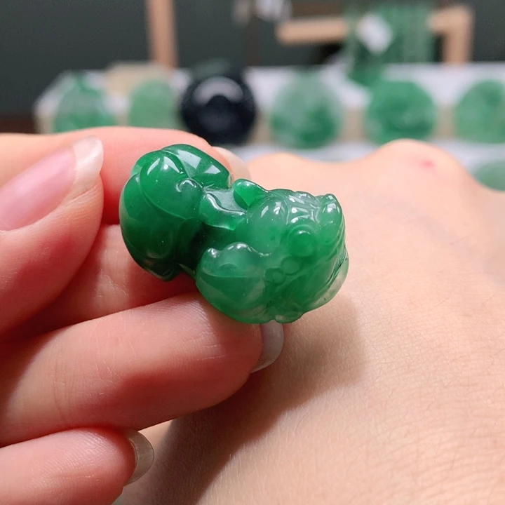 颈饰未镶嵌石英质玉天然非洲翠