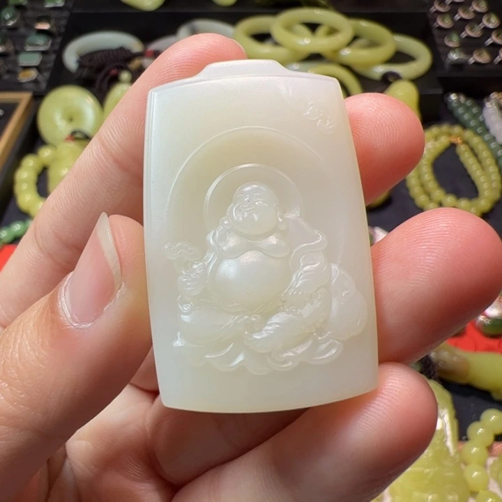 和田玉颈饰未镶嵌米达佛牌