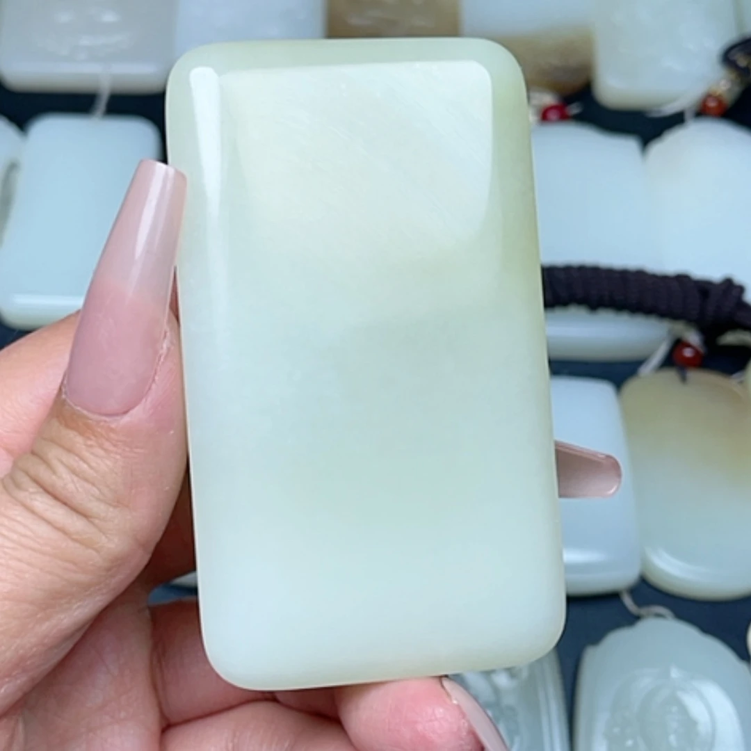 【闪购商品】颈饰未镶嵌和田玉不**散