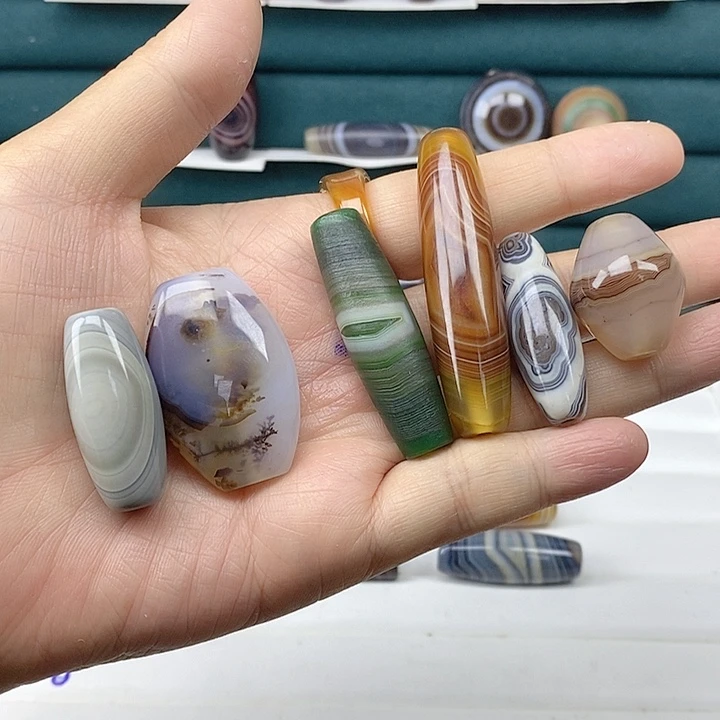 呱***婆玛瑙/玉髓未镶嵌颈饰