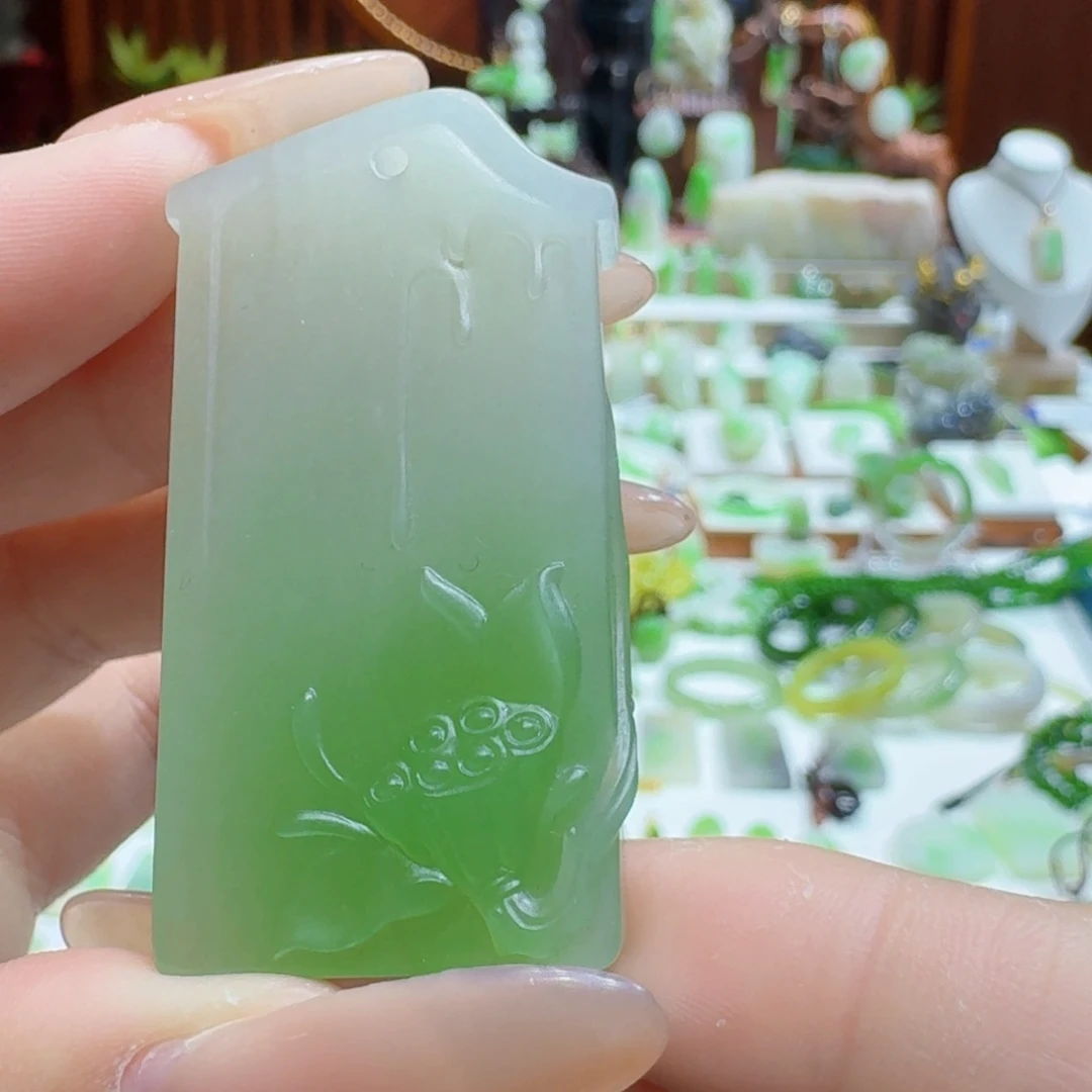 和田玉翠青花牌未镶嵌