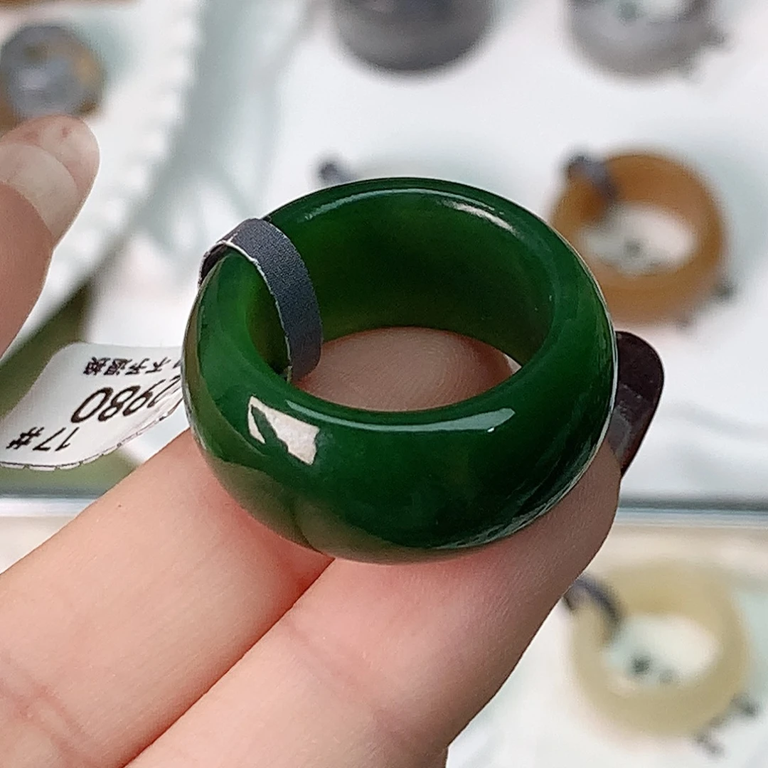 未镶嵌戒指和田玉