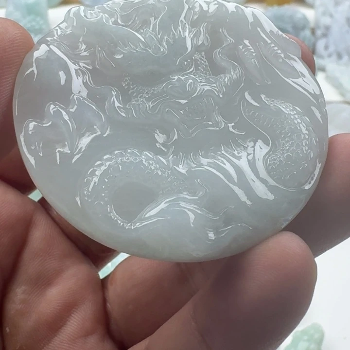 翡翠未镶嵌颈饰天然缅甸A货翡翠