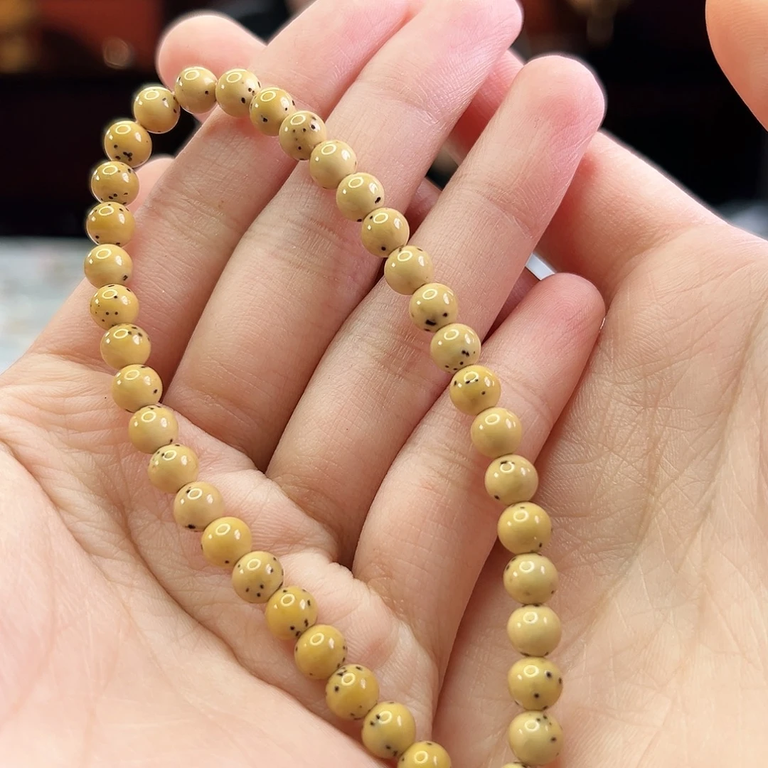 手串星月菩提Fqh6mm底色打好 找星星