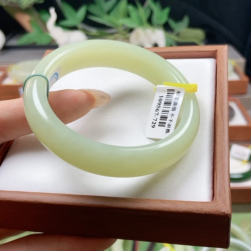 【闪购商品】和田玉手镯未镶嵌55.6 10