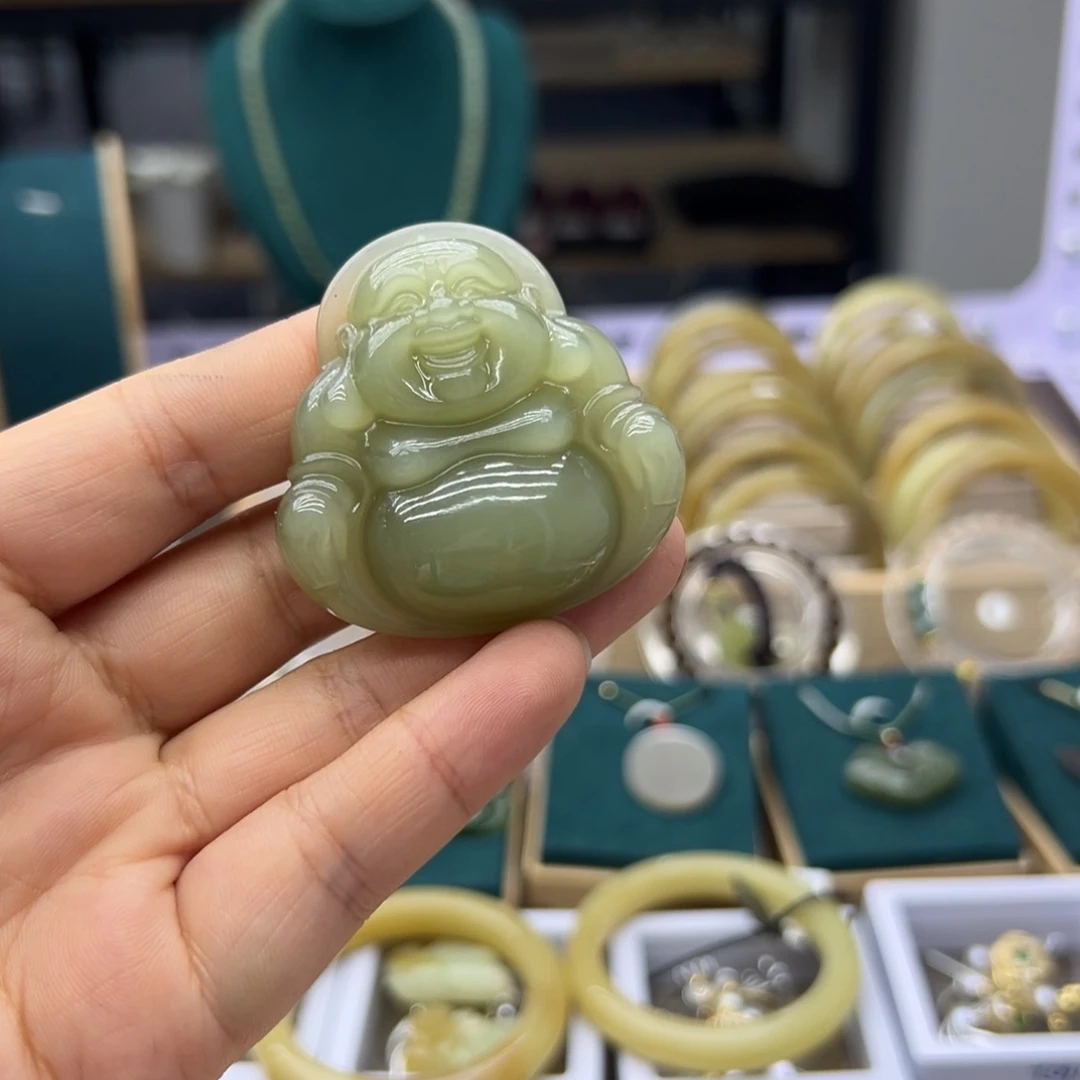 和田玉未镶嵌颈饰小*大佛公