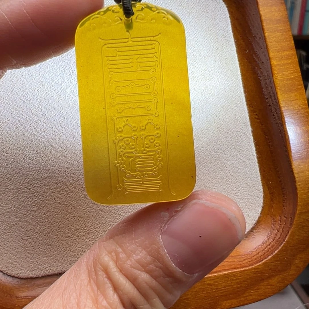 琥珀颈饰未镶嵌解一切