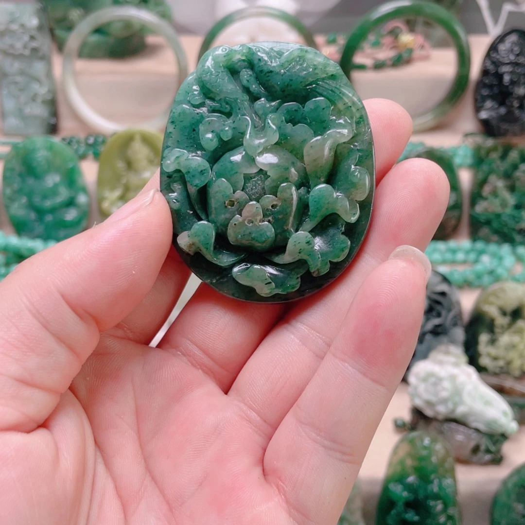 独山玉未镶嵌颈饰