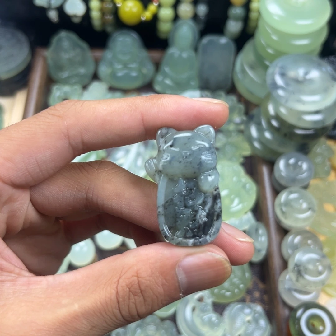 未镶嵌蛇纹石玉颈饰