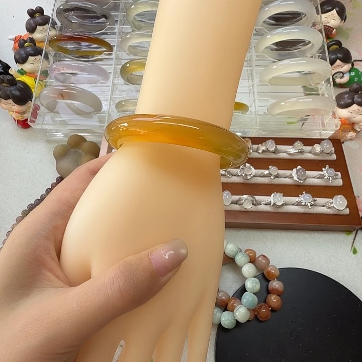玛瑙/玉髓未镶嵌手镯