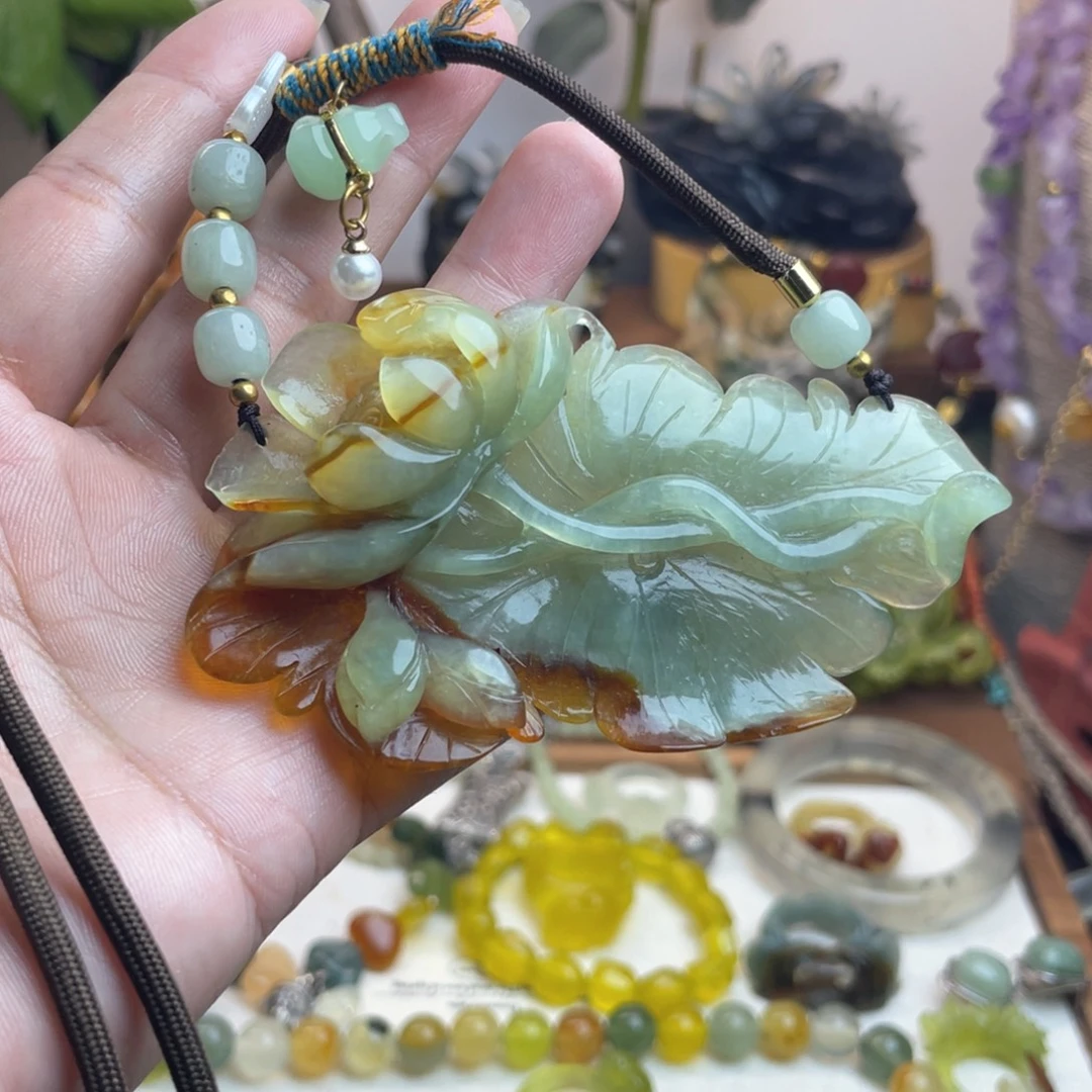 蛇纹石玉未镶嵌吊坠