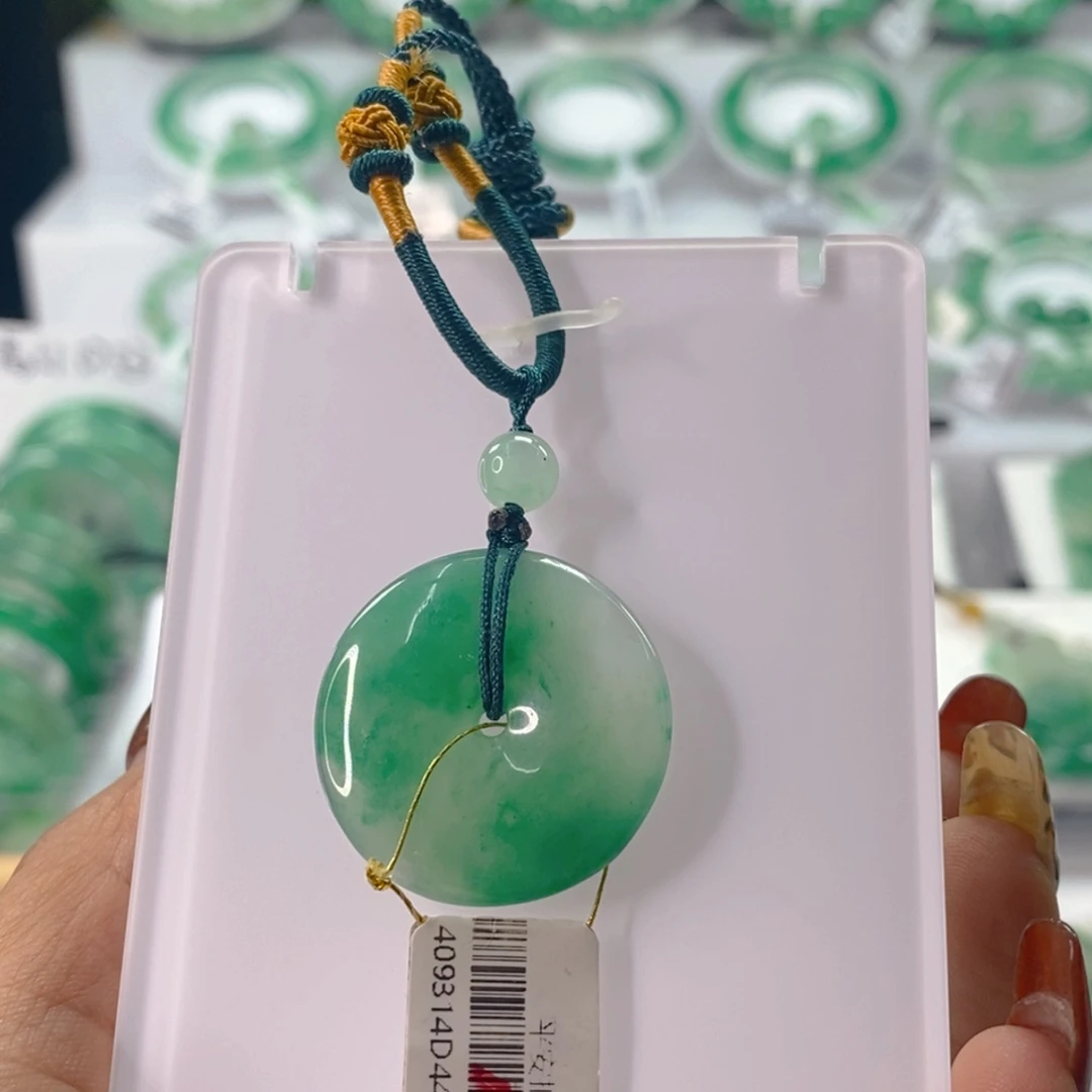 石英质玉未镶嵌颈饰