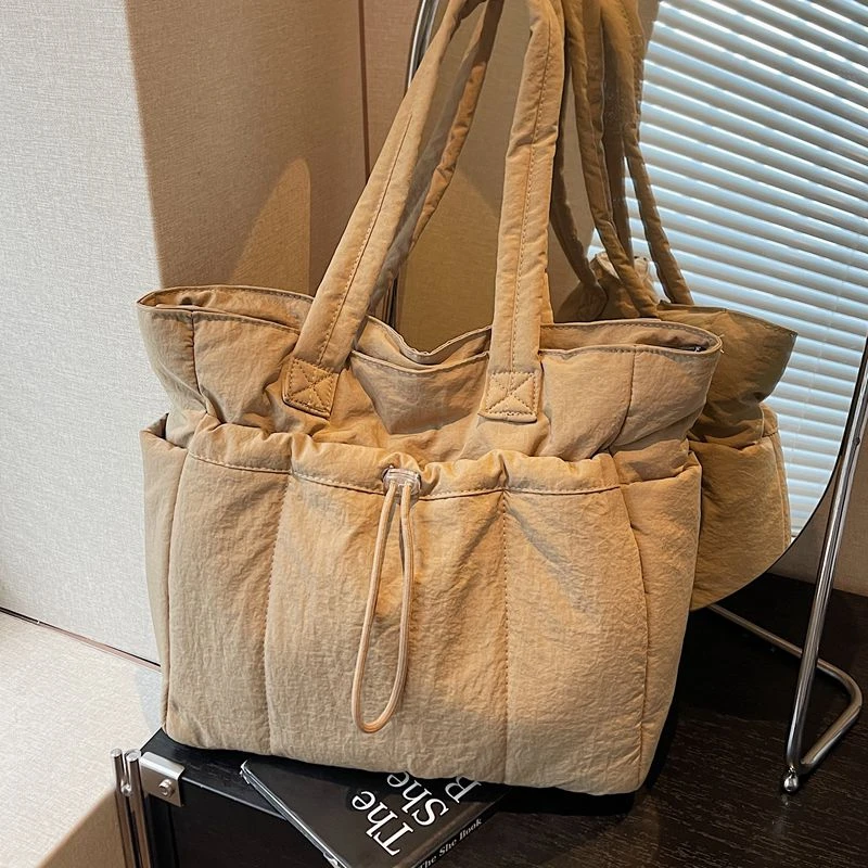 轻便大容量棉服托特包女2025冬季新款时尚百搭上班通勤单肩帆布包